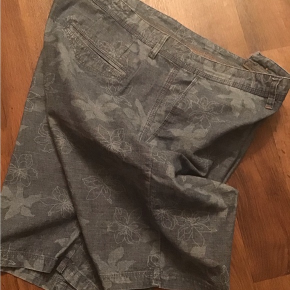 Wrk & Materials Denim Flower Print Short Pant - Picture 3 of 4